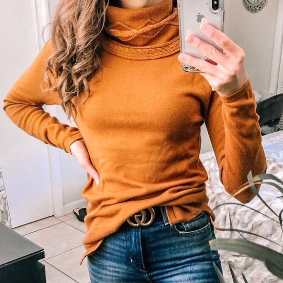 sahalie Sweaters - Burnt orange boho woven neck line pullover